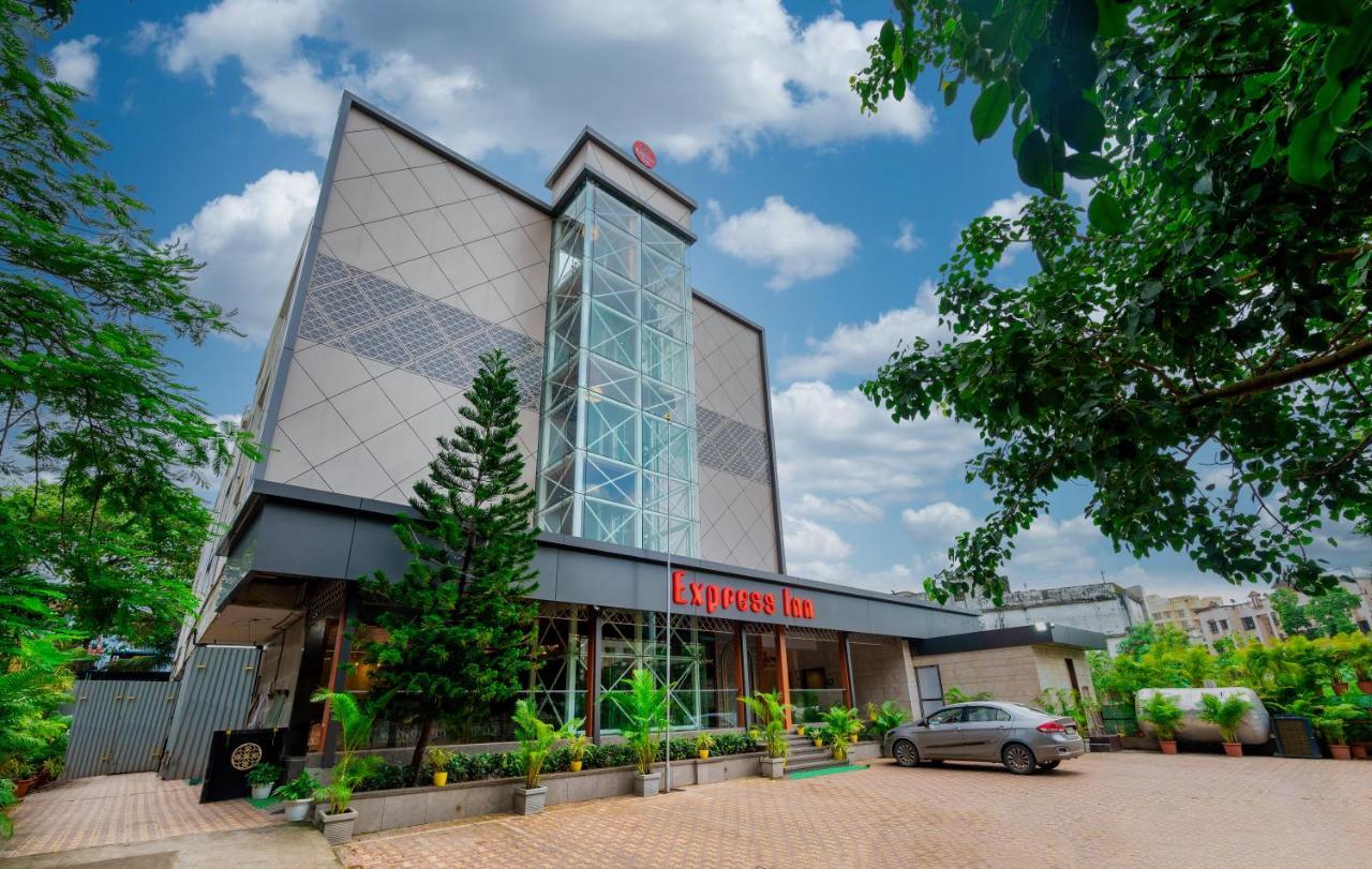 Freesia By Express Inn Pālghar Exterior foto